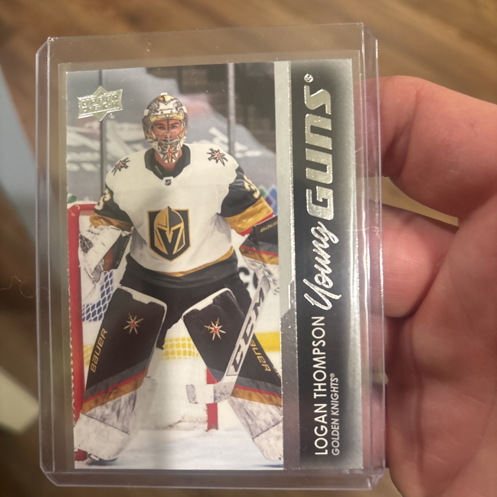 2021-22 Upper Deck Series 1 - Young Guns Logan Thompson #219 French (RC)