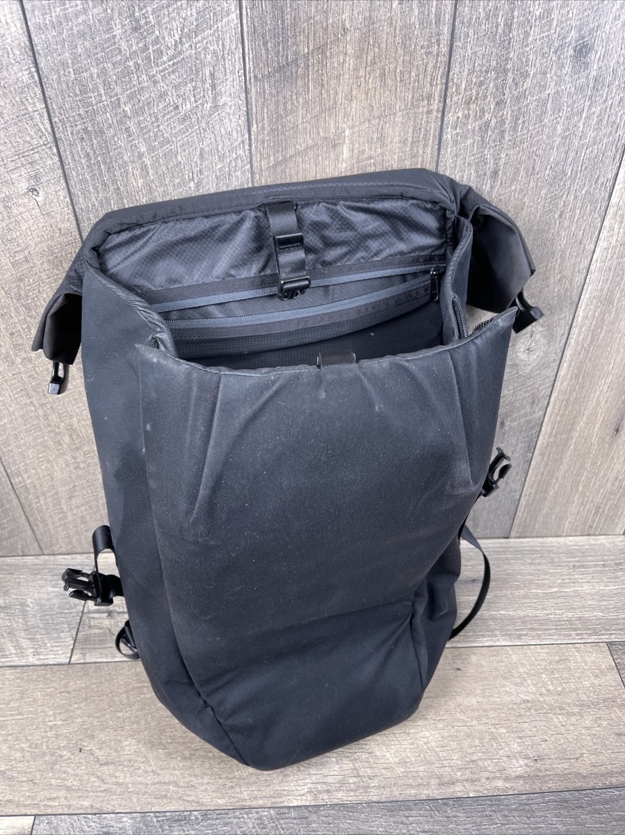 RYU Respect Your Universe locker Quick Pack Lux Black nylon