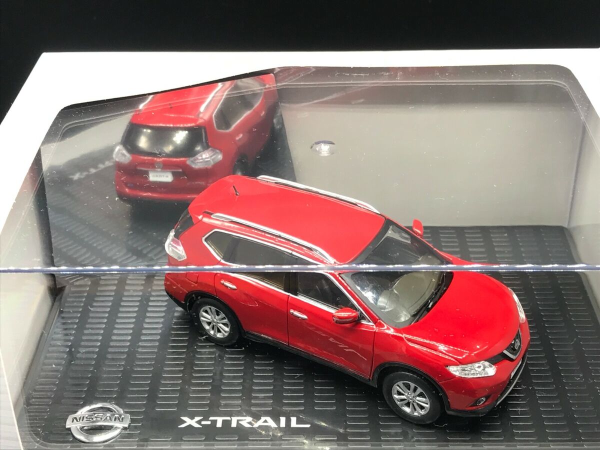 【待望★】 Kyosho Nissan X-TRAIL T32 Burning Red 1/43 Toy Vehicle ミニカー