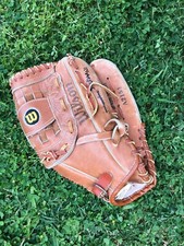 Wilson A2151 Kirby Puckett 11" Youth Baseball Softball Glove Right Hand Throw