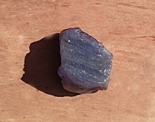 Tanzanite pierre gemme brute