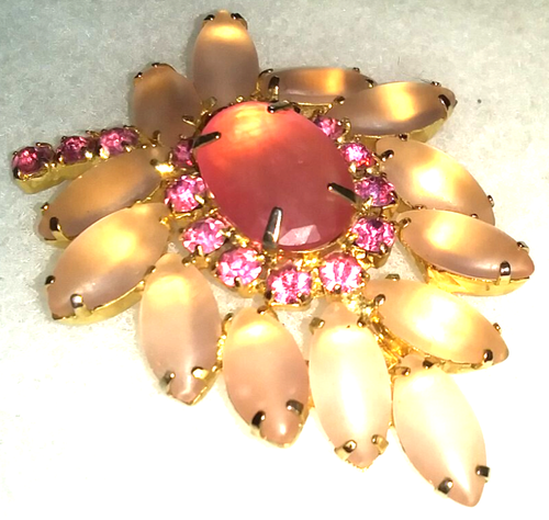 Vintage Brooch With Pink Rhinestones Surrounded By Light Pastel Pink ...