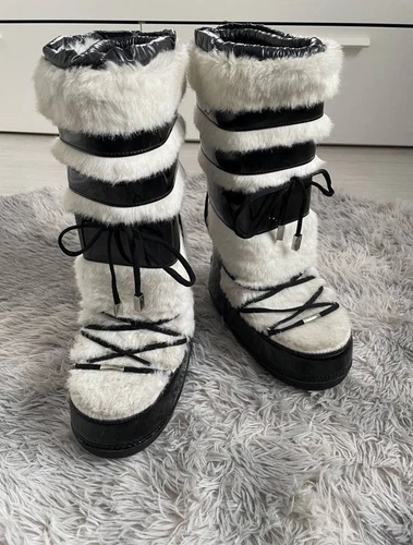 Bottes Dior by John Galliano fourrure noir/blanc lune pointure 38 40