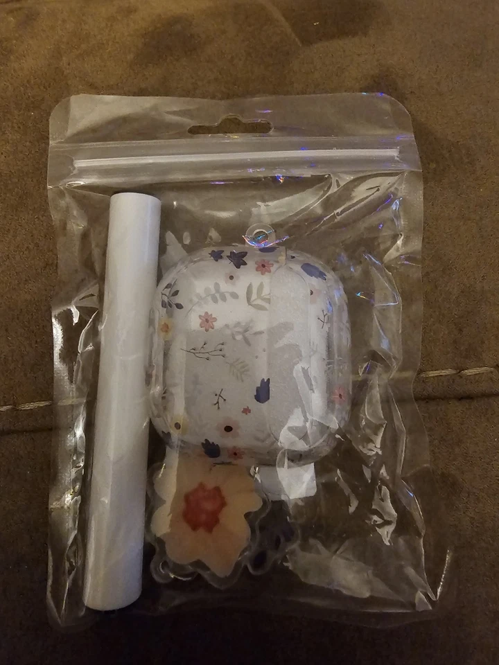 Compact Airpods Case 4th Generation - Image 2 of 4