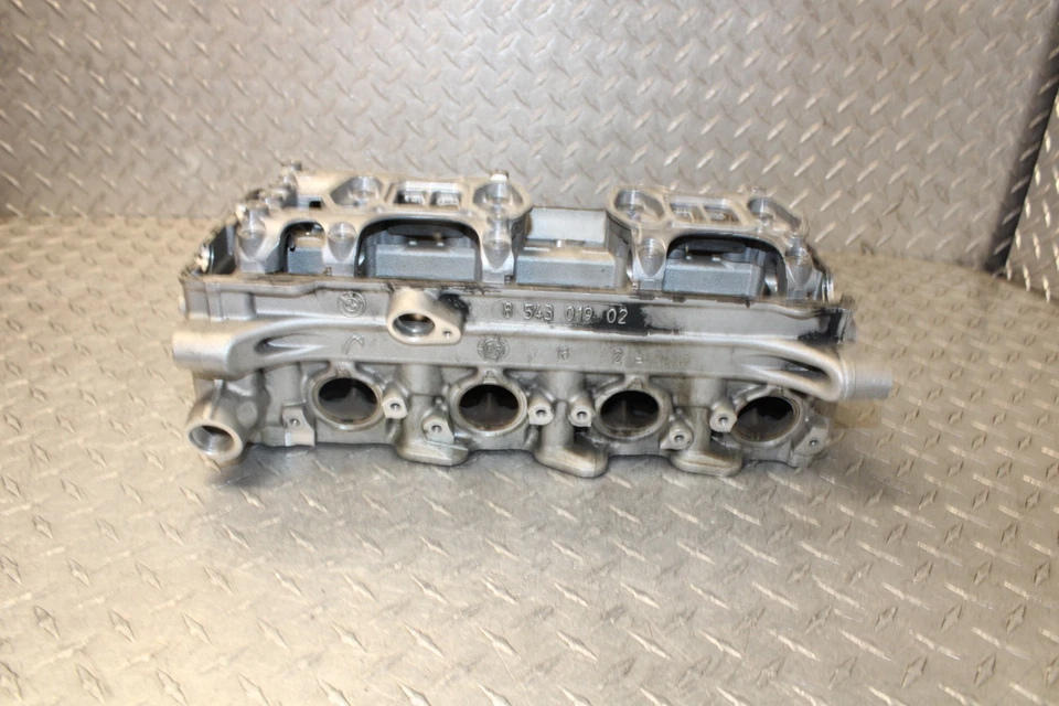 Culata motor 15/18 BMW S1000RR / S1000R / S1000 / S 1000R 854301902 Foto 2 de 4