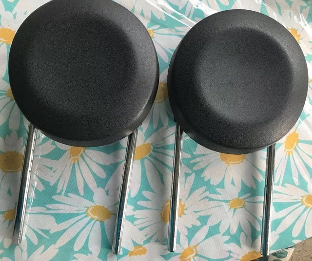 FIAT 500 HEADRESTS 20122015 FRONT SEAT DRIVER PASSENGER HEAD REST