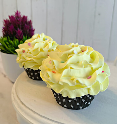 Dezicakes 3er Set Künstliche Cupcakes Mit Gelben S Produktbild-Vorschau 2