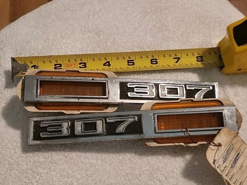 VTG Pair 1969 Chevy CHEVELLE Fender Marker Emblems Amber Lights Trim Molding 307 - Picture 10 of 11