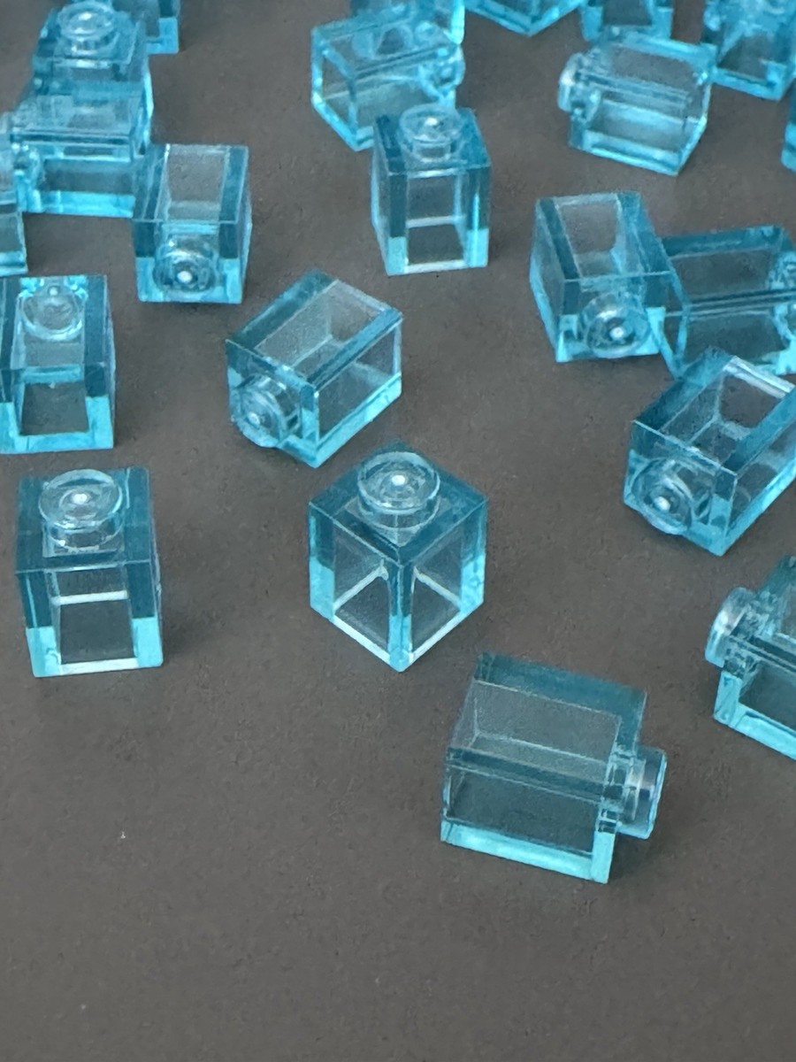 LOT OF 200 BRAND NEW LEGO PIECES BLUE CLEAR TRANSPARENT 1x1 BRICK