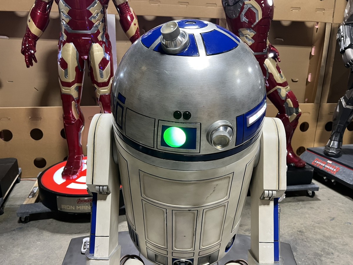 半額　スターウォーズ　C3-PO とR2-D2俳優直筆サイン入り写真　証明付き スターウォーズ 直筆サイン C-3PO アンソニー・ダニエルズ氏