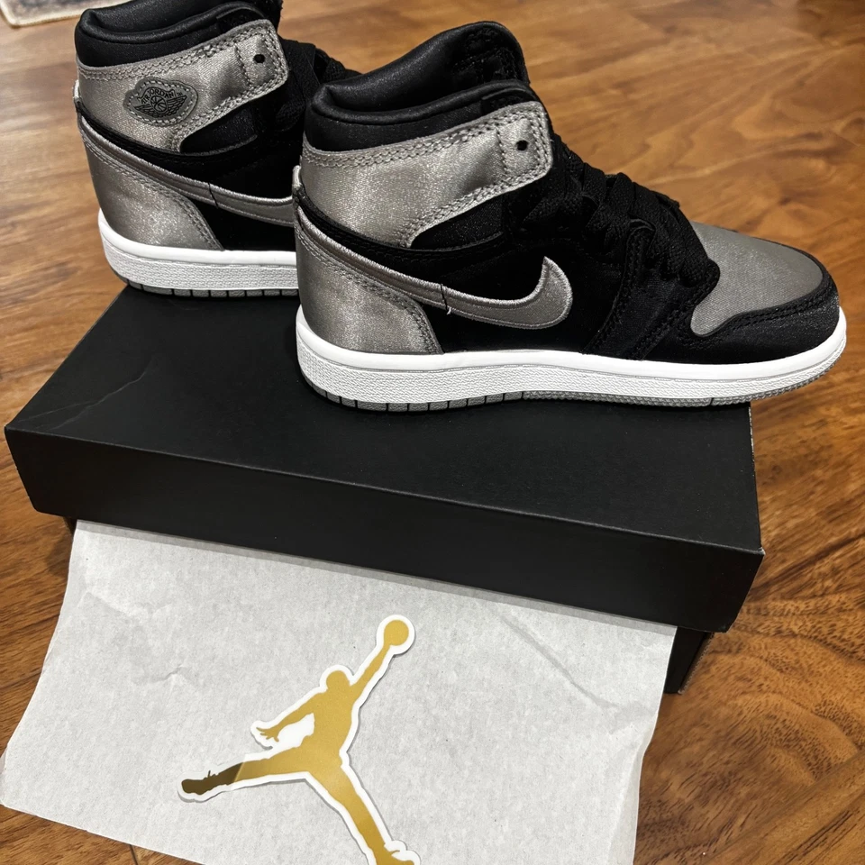 Air Jordan 1 Retro Alto OG “Shadow” (PS) – Negro/Gris Medio/Blanco – Talla 11C – Foto 4 de 4