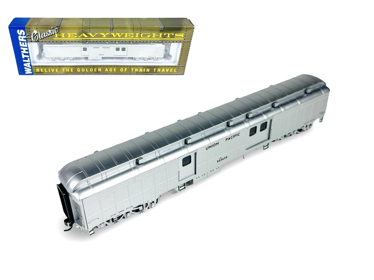 Preços baixos em Union Pacific Railroad Plástico vagões de