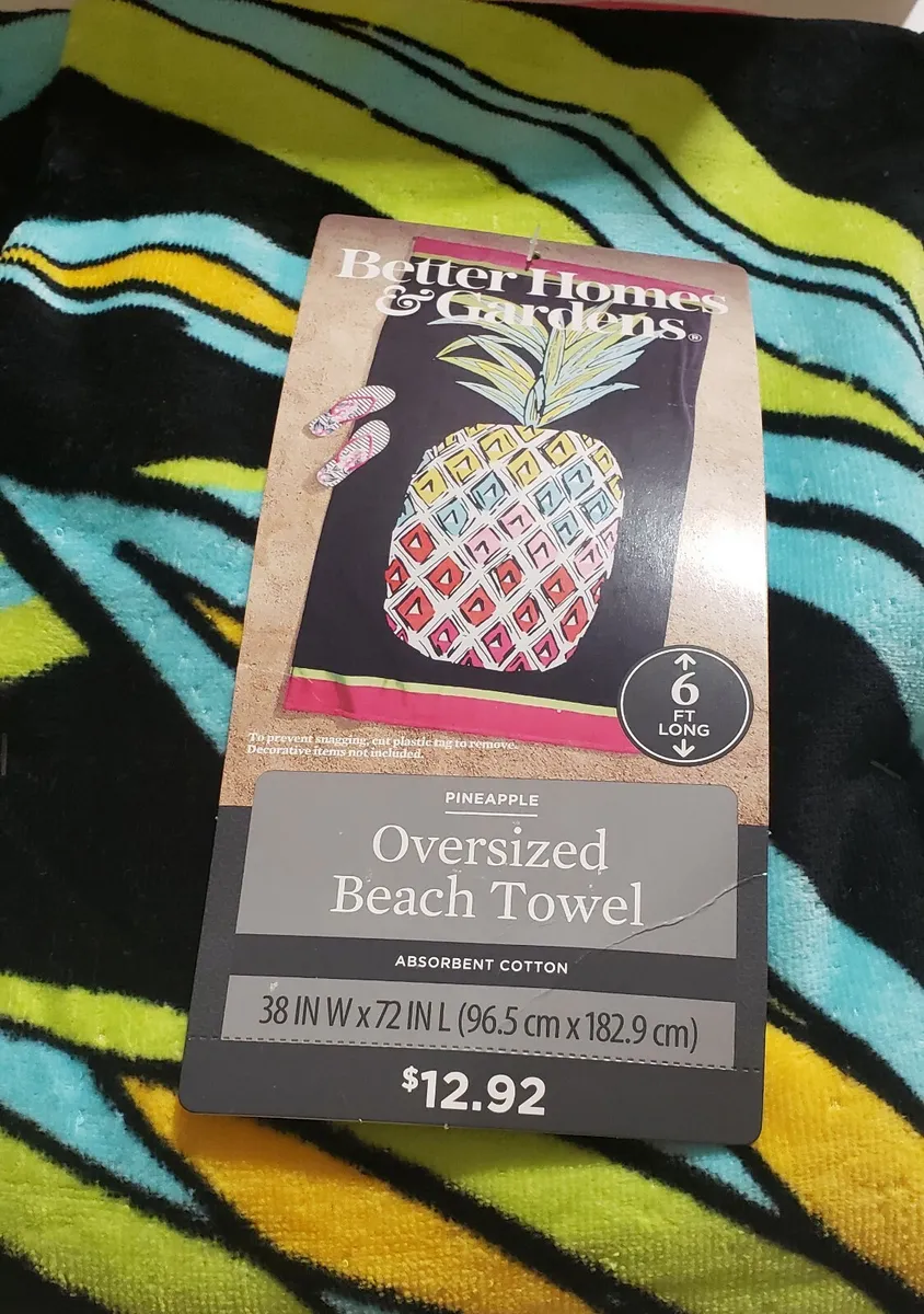 Better Homes & Gardens Pineapple w. Black Oversized Beach / Pool Towel  38x72