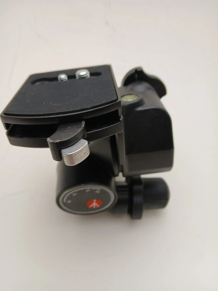 Manfrotto 410 a 3-Way, Geared Pan-and-Tilt Head with 410PL Quick Release Plate - Image 4 of 4
