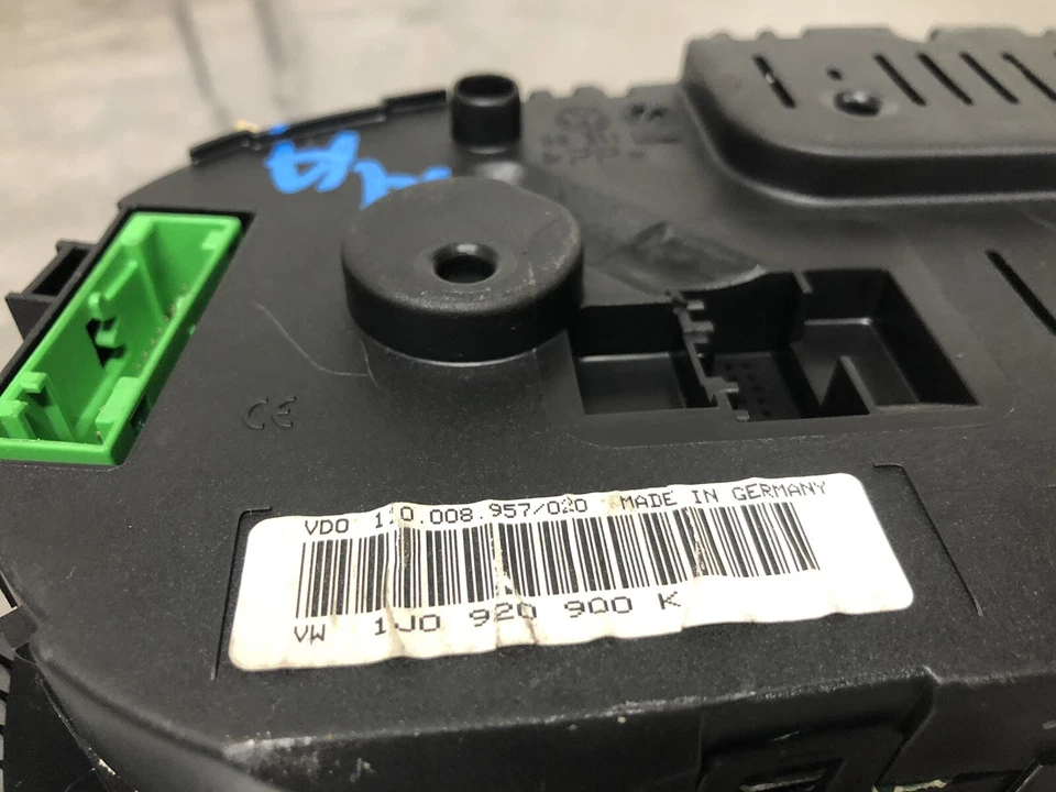 Volkswagen Jetta Golf 2000 A/T instrumento velocímetro cuadro medidor Foto 3 de 4