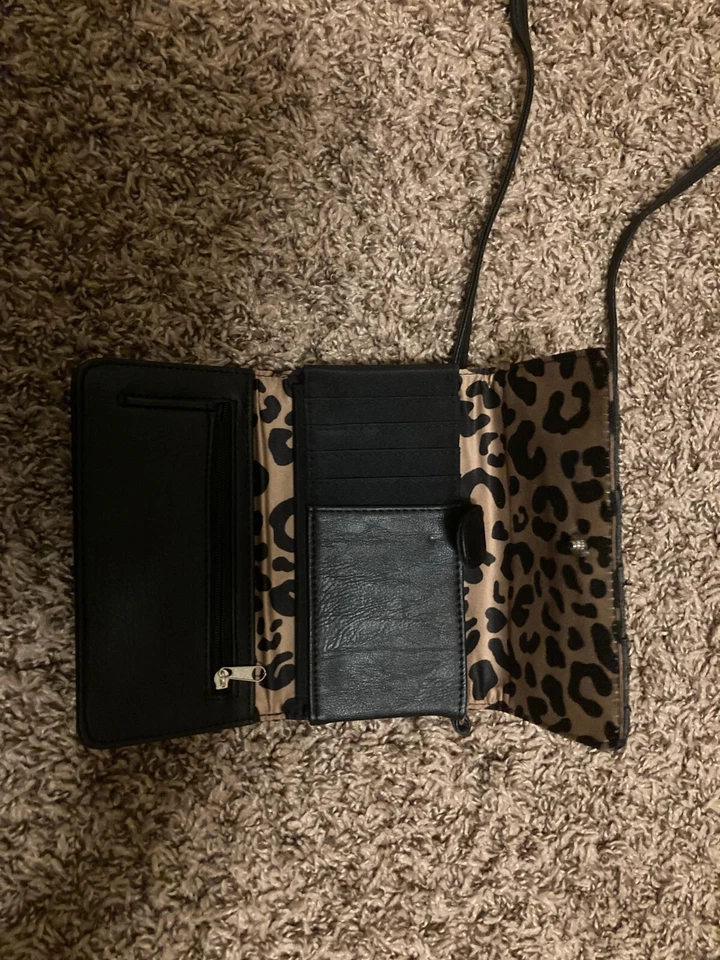 Cartera sin asas Jessica Simpson negra 6 pulgadas correa para el hombro tarjetero triple Foto 4 de 4