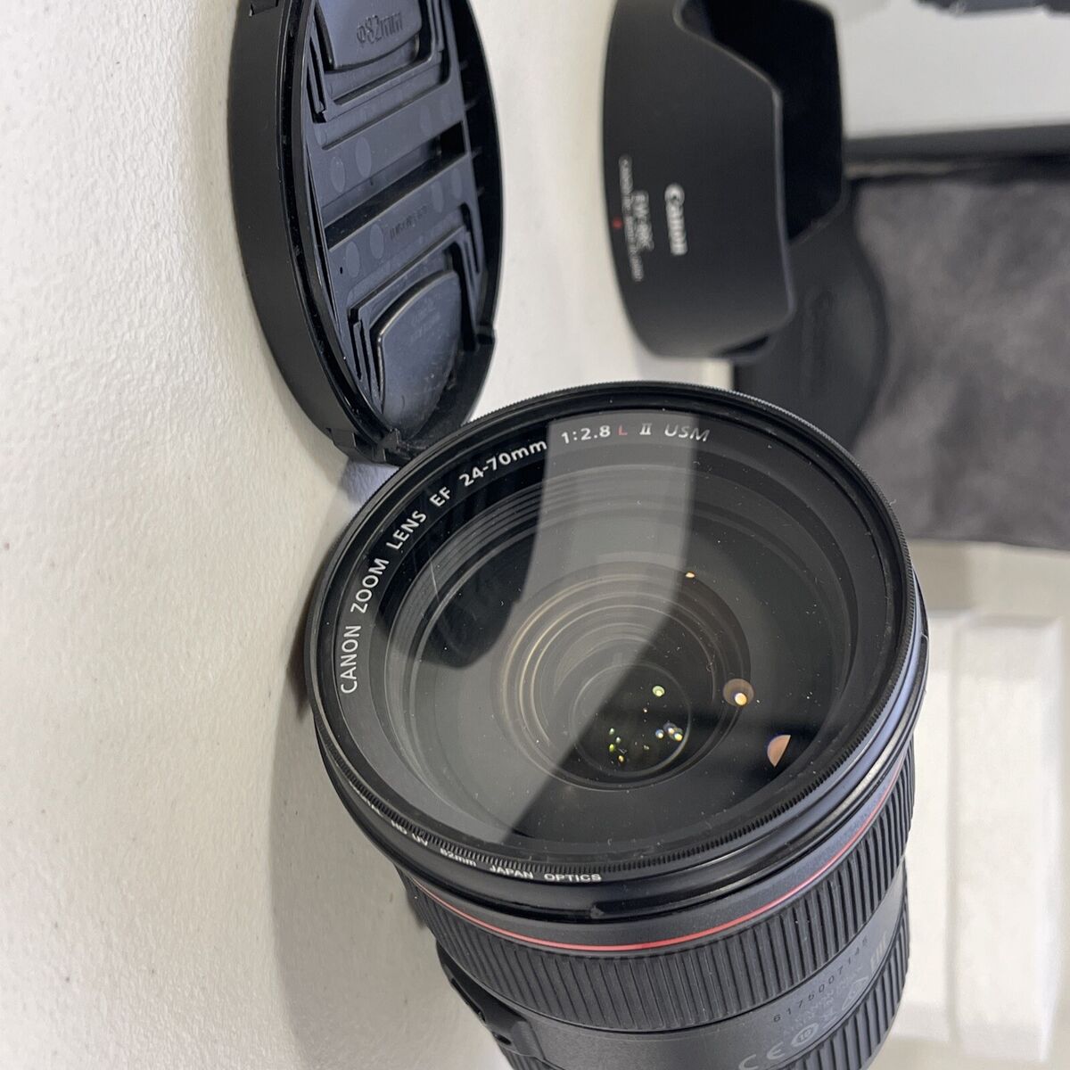 Canon EF 24-70mm f/2.8L ii USM ULTRASONIC Zoom Lens made in Canon EF 24-70mm f/2.8L ii USM ULTRASONIC Zoom Lens made in