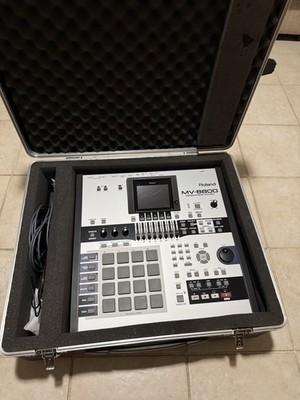Roland MV-8800 Sampler & Sequencer, 16 Pads, USB, MIDI, VGA, Effects