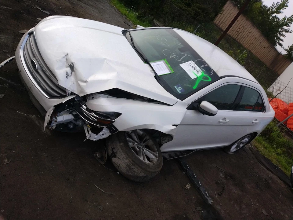 2015 Ford Taurus White Deck Lid OEM Used 4DR Sedan DG1Z19G490A - Imagem 3 de 4