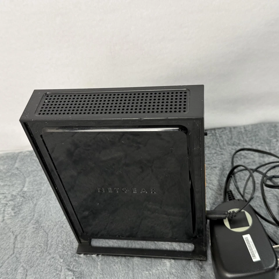 Router WiFi Netgear N300 WNR2000v4 Wireless-N Ethernet banda ancha Foto 3 de 4