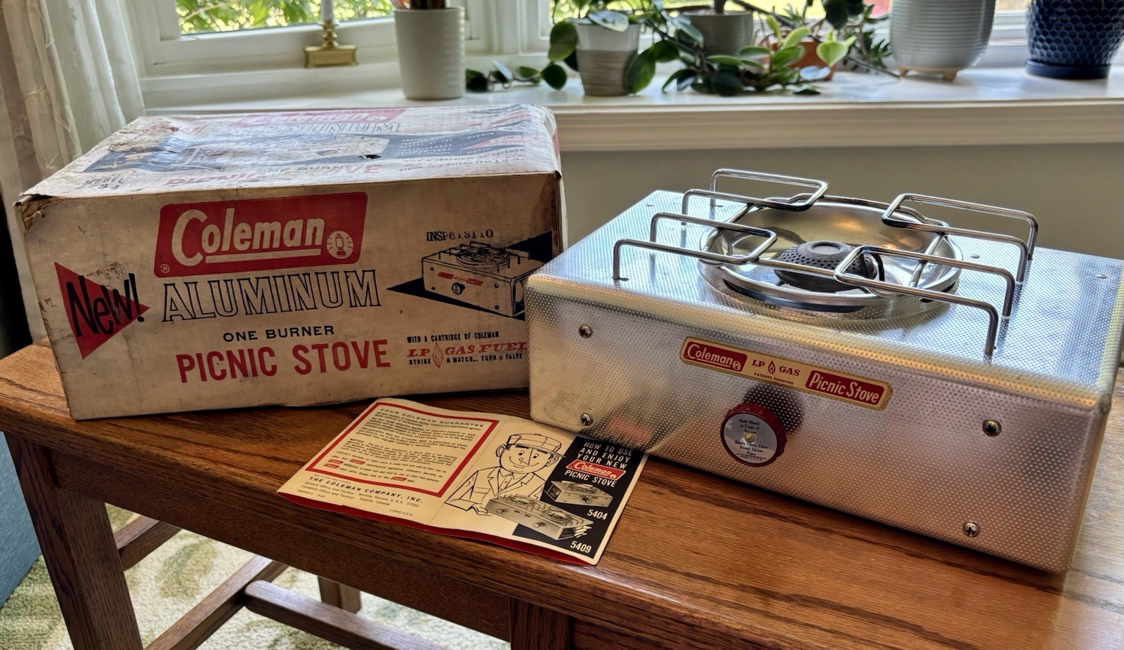Vintage Coleman 5404 LP One Burner Gas Stove Untested W/ Box READ DESCRIPTION