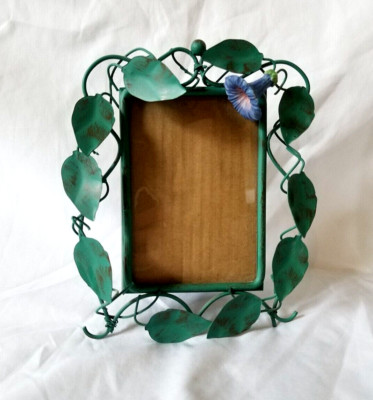 Rustic Morning Glory Frame for 3.5x5'' Photo Picture Metal Vines Wire Standing