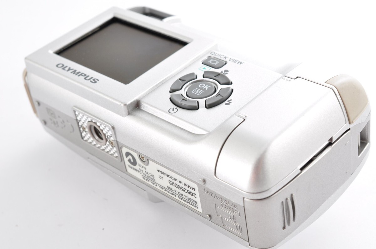 Olympus Camedia X-200 Silver 3.2MP Digital Camera [Exc+5
