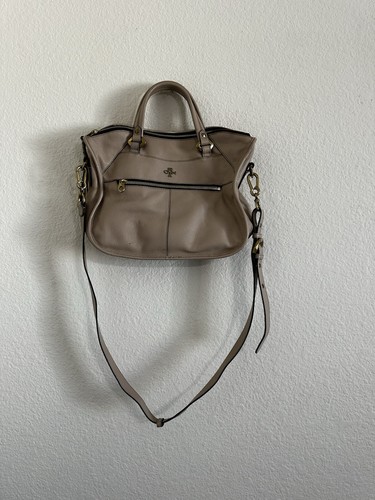 Bolso de Hombro ORYANY Sarah Detalle Trenzado Cuero Guijarro Tostado - Imagen 10 de 10