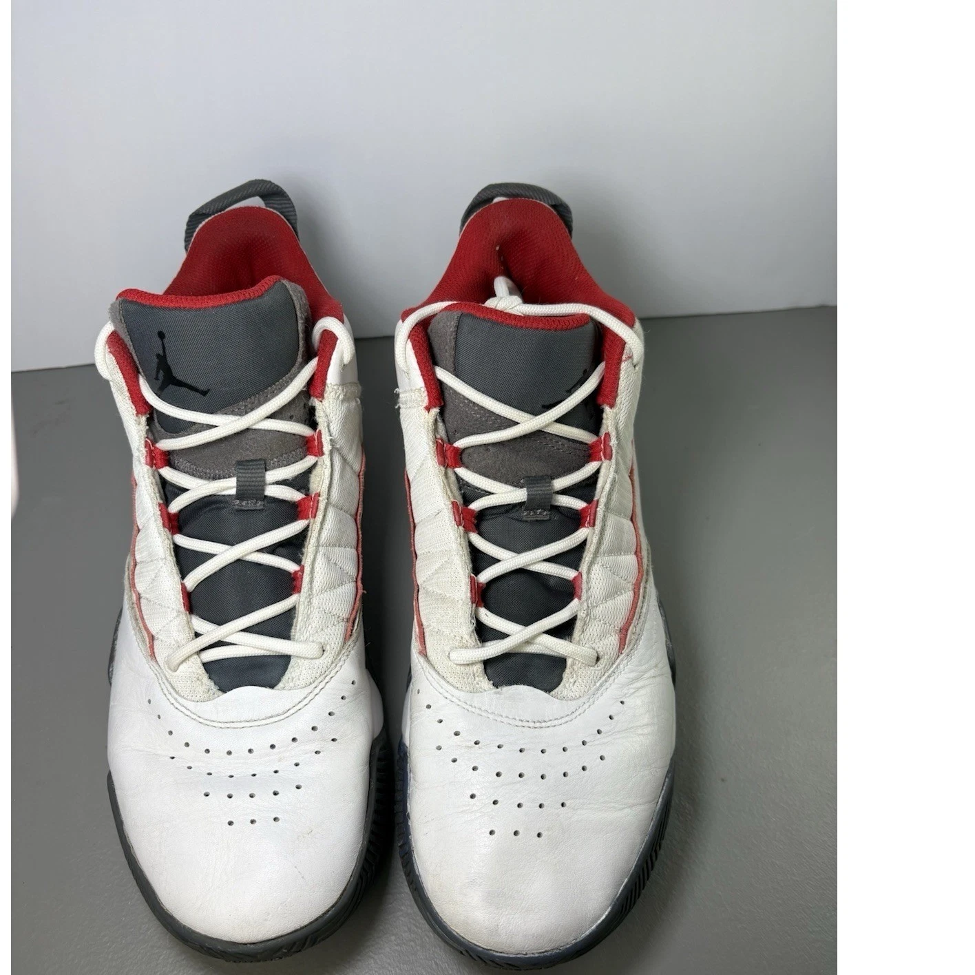 Scarpe da basket Jordan bianche rosse grigie sneakers ammortizzate ad aria atletica