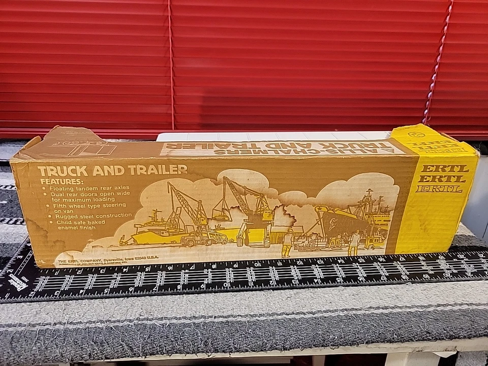 Ertl Allis Chalmers Chevy Semi 1/25 Replica Collectible - Image 3 of 4