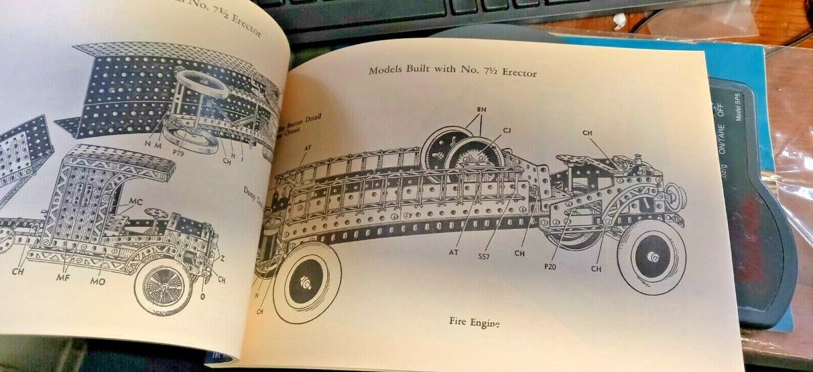 C1948 10 1/2  A.C. GILBERT ERECTOR SET DARK BLUE BOY MANUAL DESIRED BACK COVER