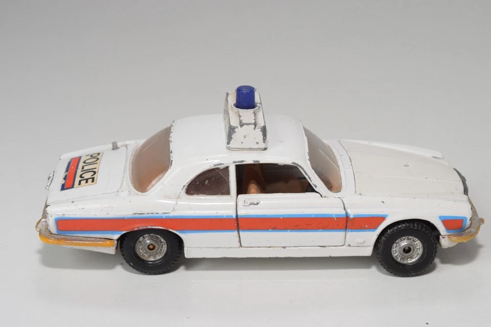 A70 1:36 CORGI TOYS JAGUAR XJ12C XJ12 C AUTO DELLA POLIZIA OTTIME CONDIZIONI - Immagine 4 di 4
