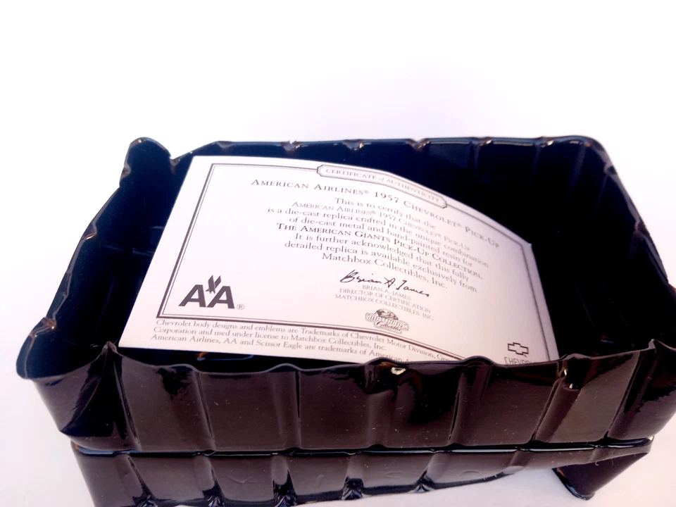 1/43 O scale matchbox truck pickup YIS04 1957 Chevrolet 3100 American Airlines - Image 4 of 4