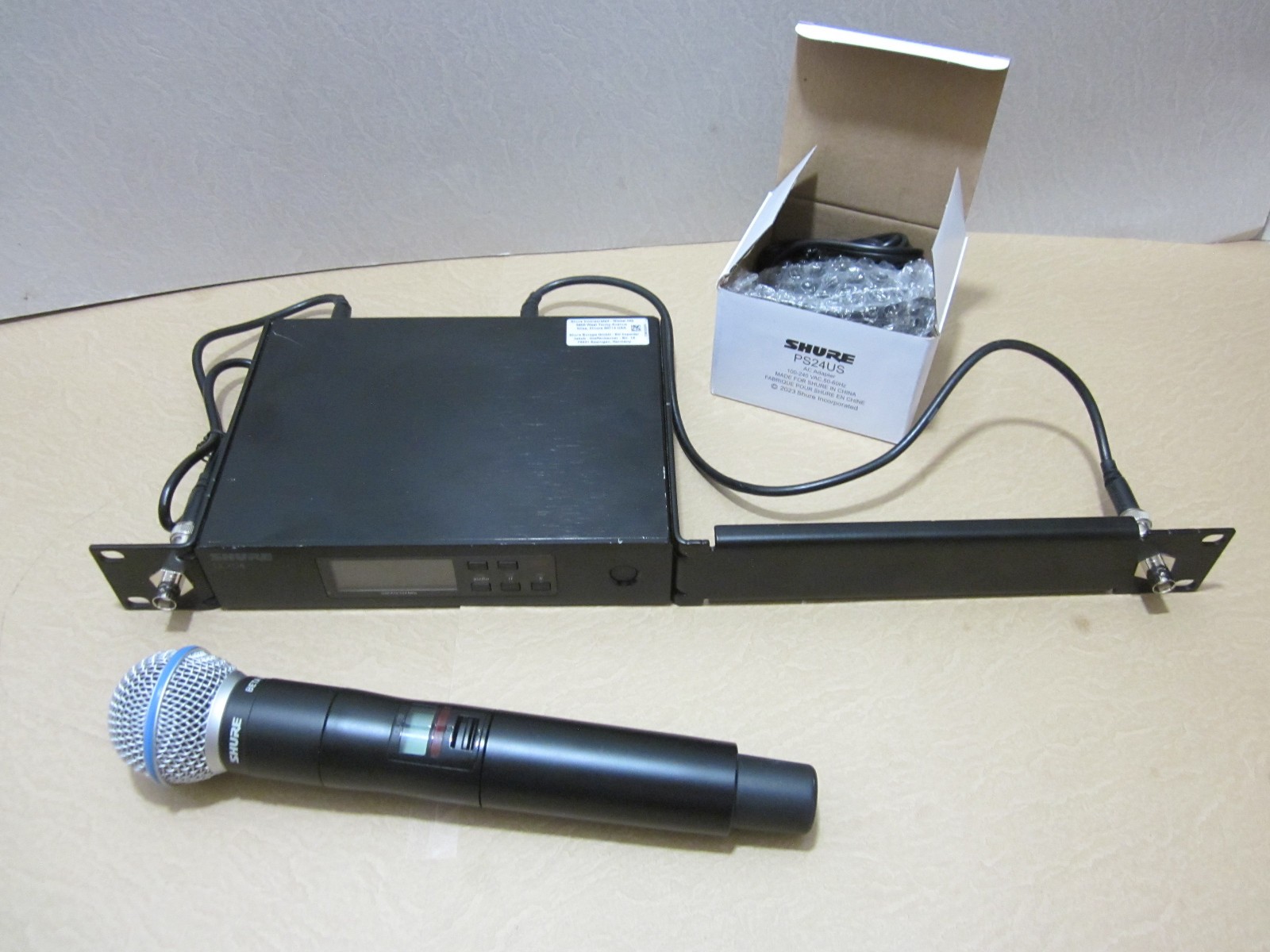Shure QLXD4 Digital Receiver & QLXD2/Beta 58A Transmitter G50 Band (470-534 MHz)