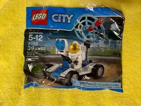 Lego City Pollybag 30315 Astronaut & 30365 Space Satellite. Both Retired