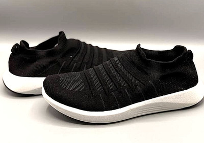 UYN 3D Ribs Slip-On Sneakers   Black White Sole Men s Size US 10   New