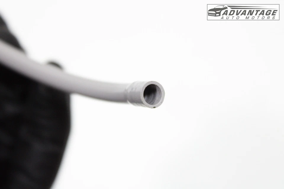 2013-2018 BMW 320I XDRIVE F30 ЗАДНИЙ ПРАВЫЙ СЛИВНОЙ ВЕНТИЛЯЦИОННЫЙ ШЛАНГ АККУМУЛЯТОРА ОТ ОРИГИНАЛЬНОГО ПРОИЗВОДИТЕЛЯ - Изображение 4 из 4