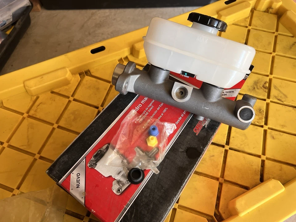 Caminhão A1 Cardone 13-4007 cilindro mestre de freio Ford E150 Van E250 E350 F150 NOVO - Imagem 3 de 3