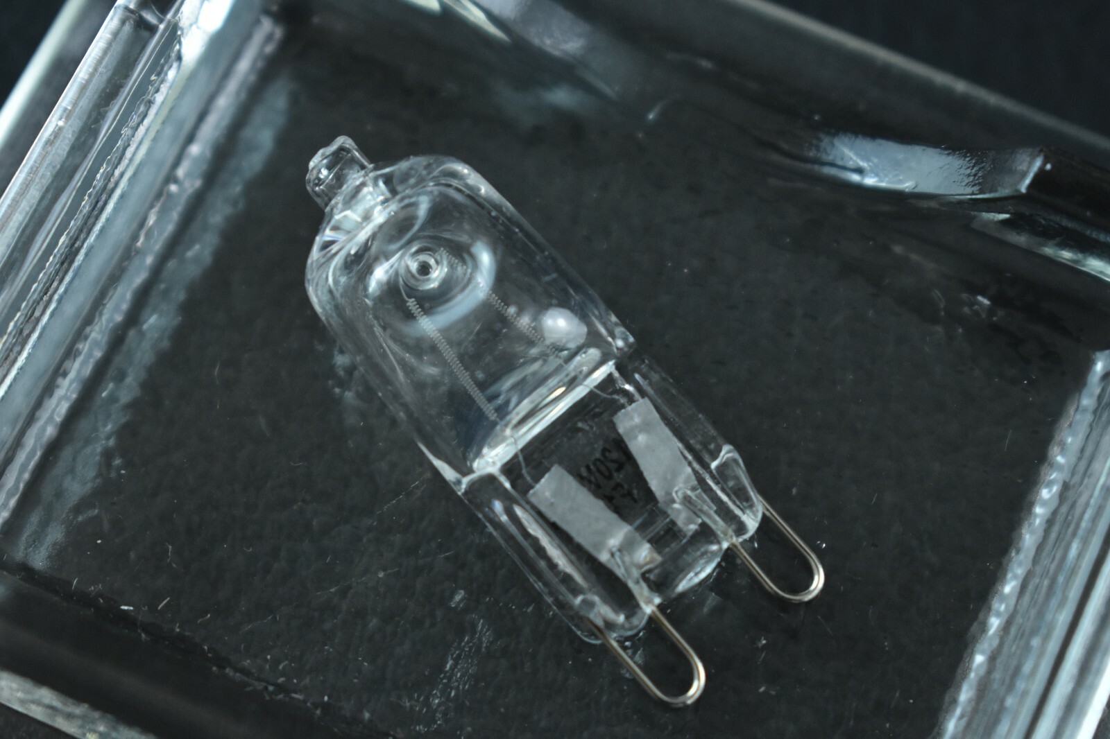 Genuine KITCHENAID BuiltIn Oven, Light Bulb + Lens W10472384