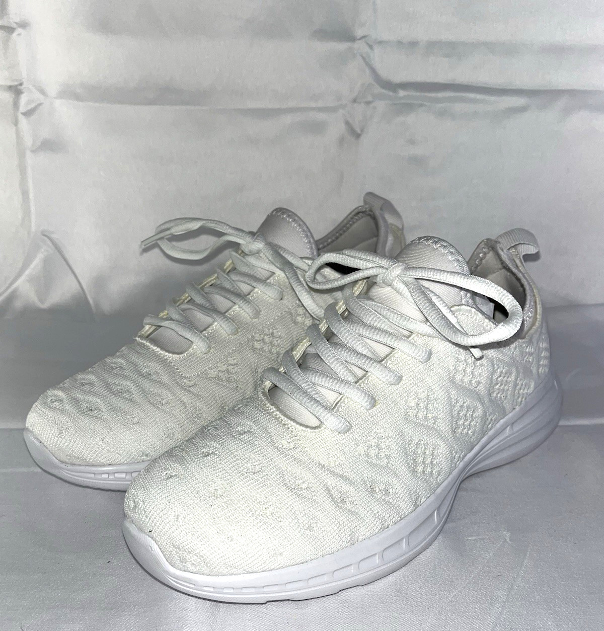 White 8.5 Us