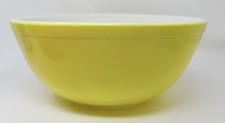Vintage PYREX Primary Yellow #404 Mixing Bowl , 4 QT Made in USA
