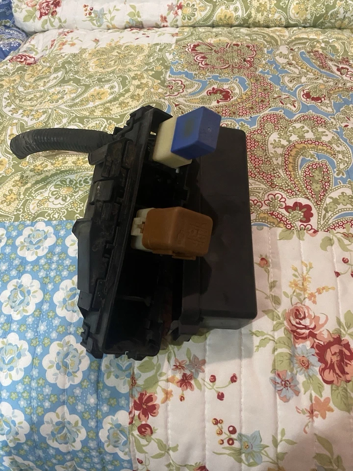 Блок реле 2012 Nissan Juke - Изображение 3 из 4