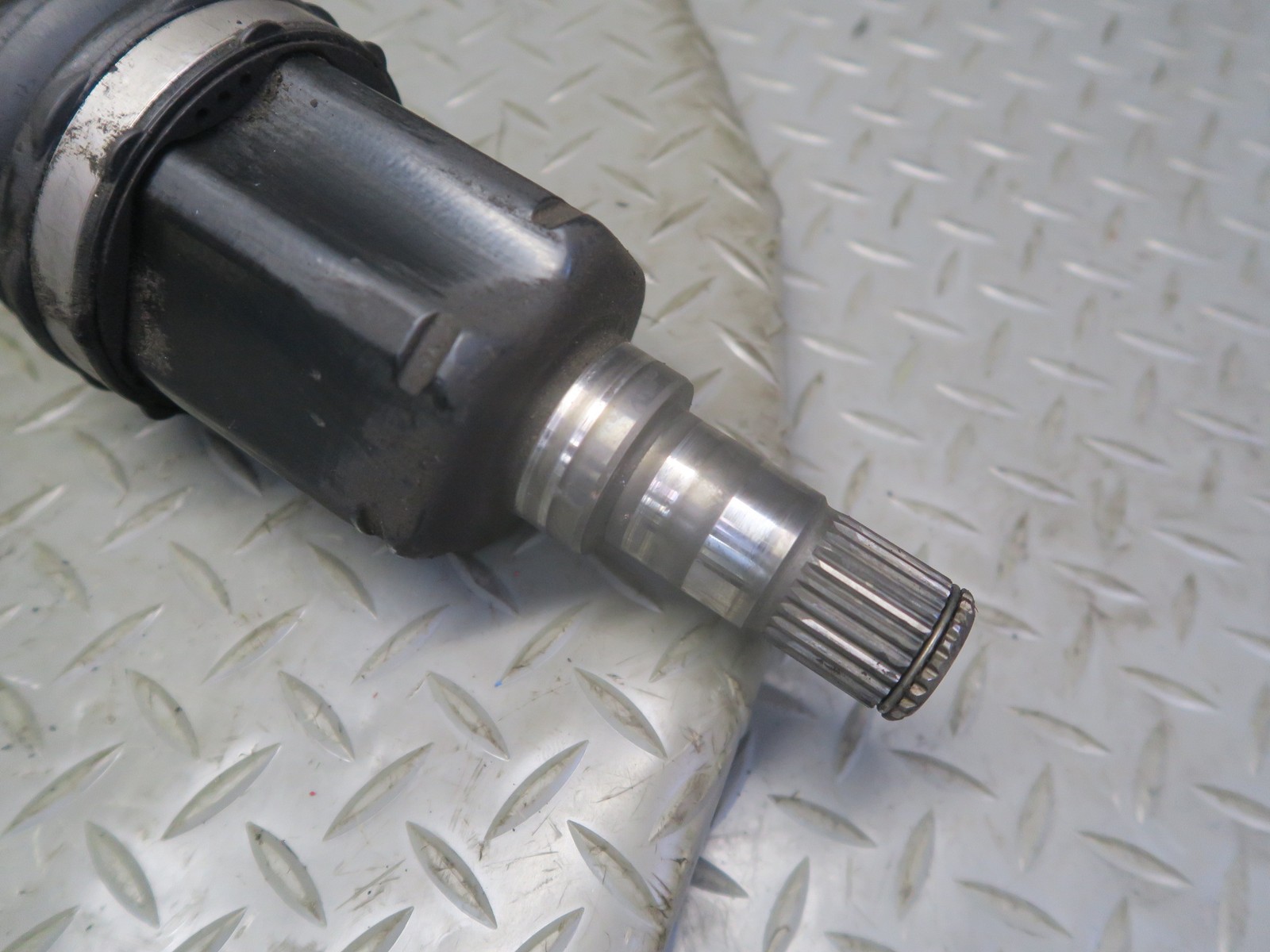 Maserati Ghibli 2014-2017 FRONT+RIGHT Axle shaft P/N 670035142