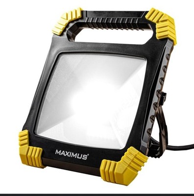 Maximus LED Strahler 2050 Lumen Arbeitsleuchte Baustrahler IP54 Steckdose 3m