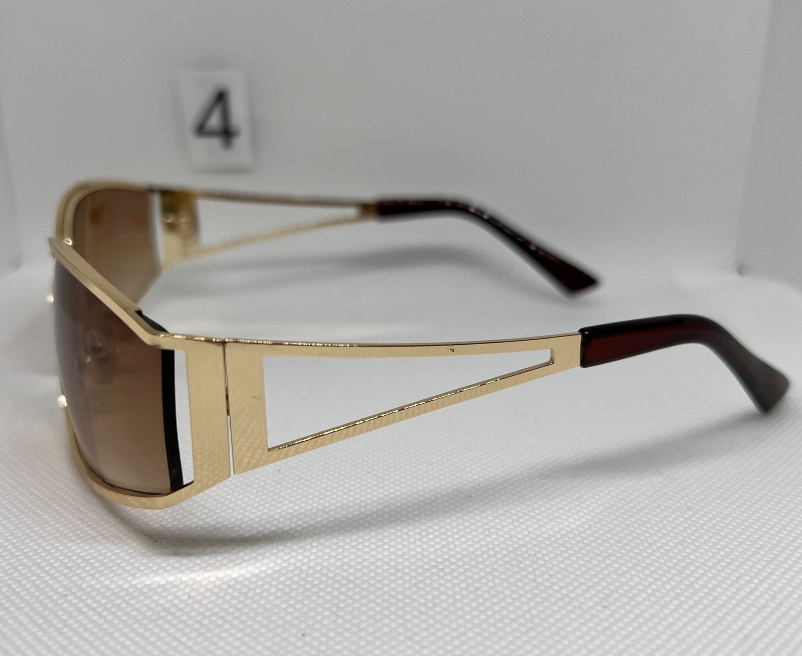 Stylish Gold Frame Brown Gradient Sunglasses – Mo… - image 2