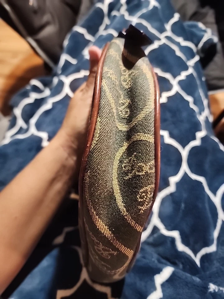 Bolso Cartera De Colección Dooney & Bourke Denim Hearts Cuero Verde Oliva y Marrón Ámbar Foto 4 de 4