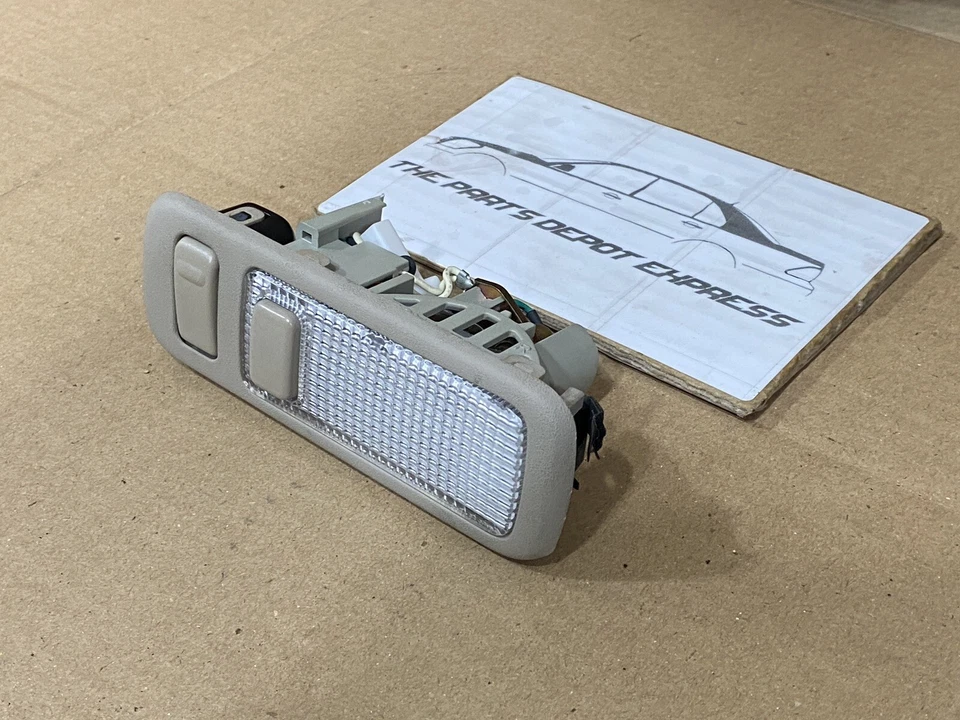 Rear Interior Lamp Light Right 2001-2006 Lexus LS430 OEM 8125050110 81250-50110 - Image 2 of 4