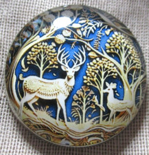 GLASS DOME PICTURE BUTTON -- LOVELY 3D "QUILLED"  DEER & FAWN IN FOREST BLUE BKG
