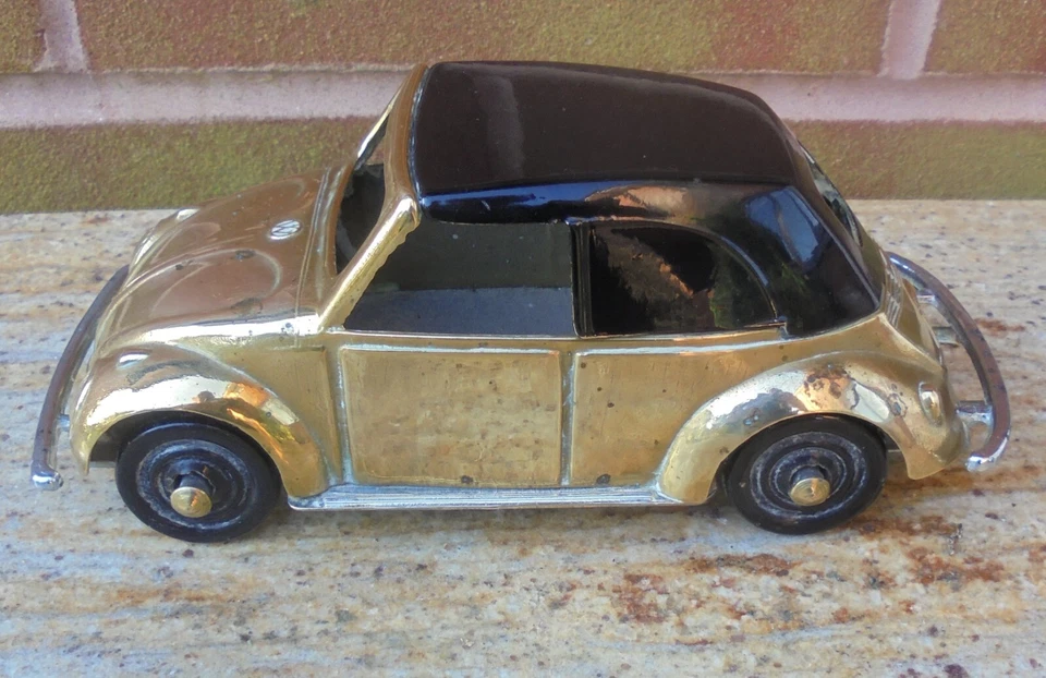 Volkswagen Beetle Cabriolet 1/21? Modelo promocional de latón marca FAL Foto 3 de 4