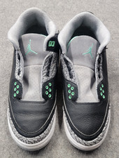 Size 7y- Nike Air Jordan 3 Retro Green Glow DM0967-031 has flaws